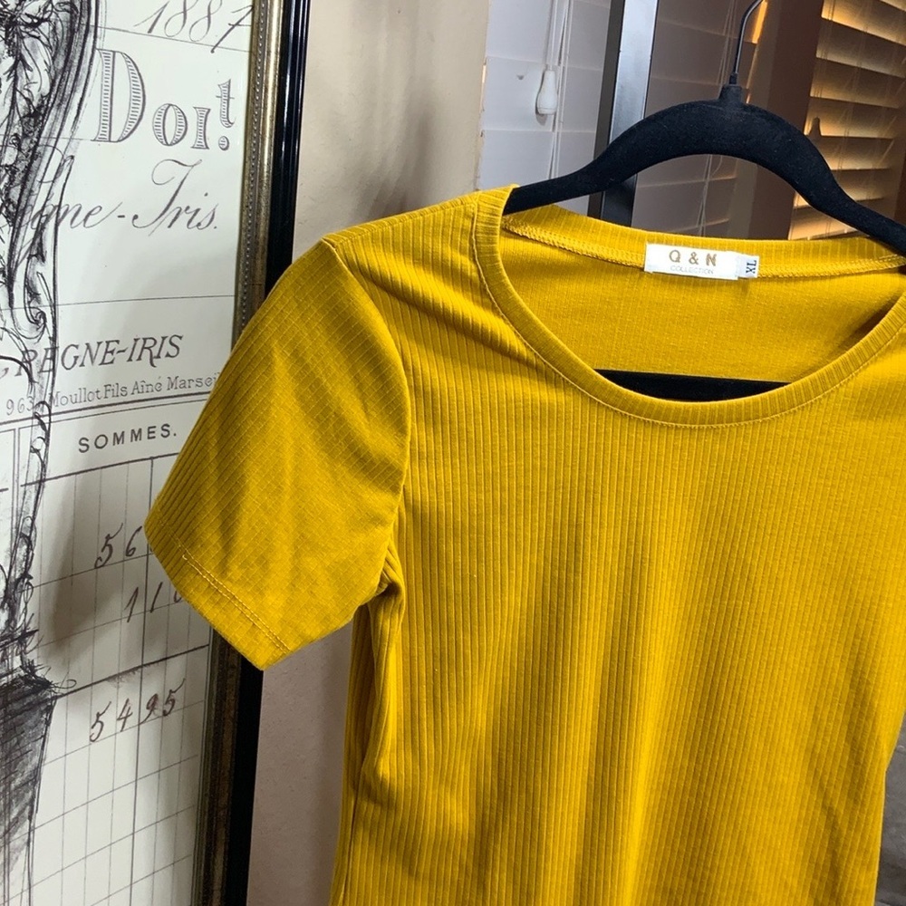 Q&N Women's Yellow Short Sleeve Blouse - Picture 9 of 9